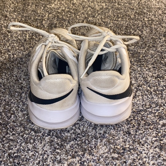 Nike Zoom Hyper Speed Court Volleyball Shoes - Picture 3 of 6